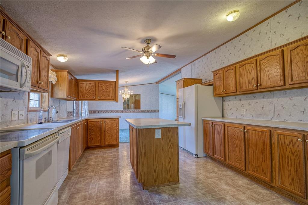 608 Deana Way Rochester, PA 15074 - Photo 9 of 18
