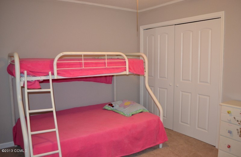 283 Riggs Road Hubert, NC 28539 - Photo 11 of 13 Large closets