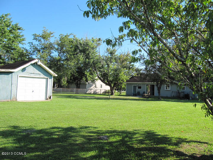 283 Riggs Road Hubert, NC 28539 - Photo 2 of 13 Large Back Yard