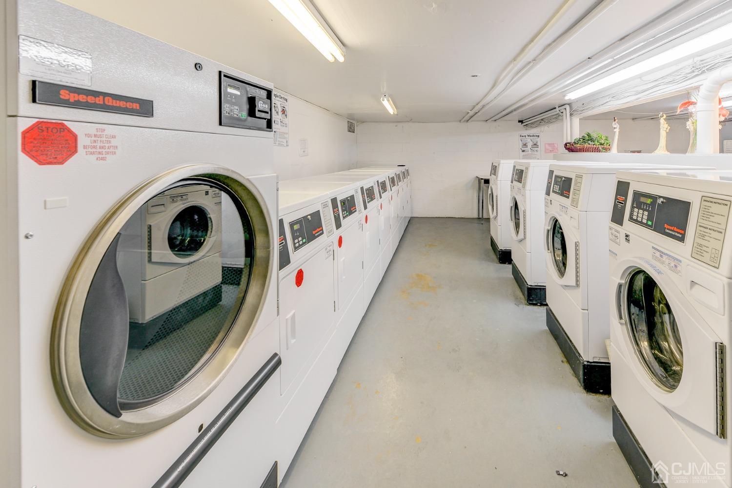50 Fox Road, Unit 7A Edison, NJ 08817 - Photo 16 of 17 a utility room with dryer and washer