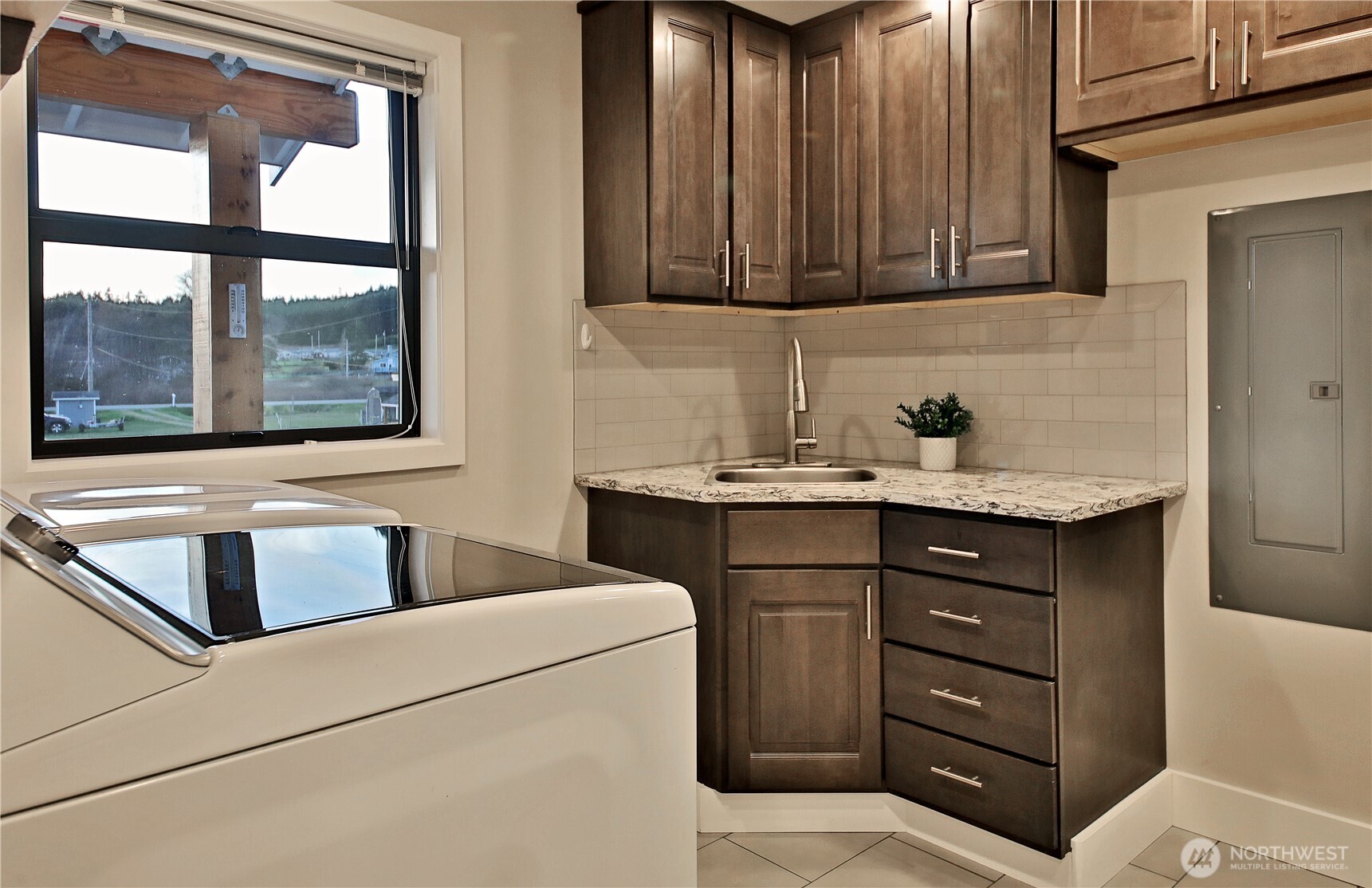 2805 North Bluff Road Greenbank, WA 98253 - Photo 7 of 38 Gallery Image 7