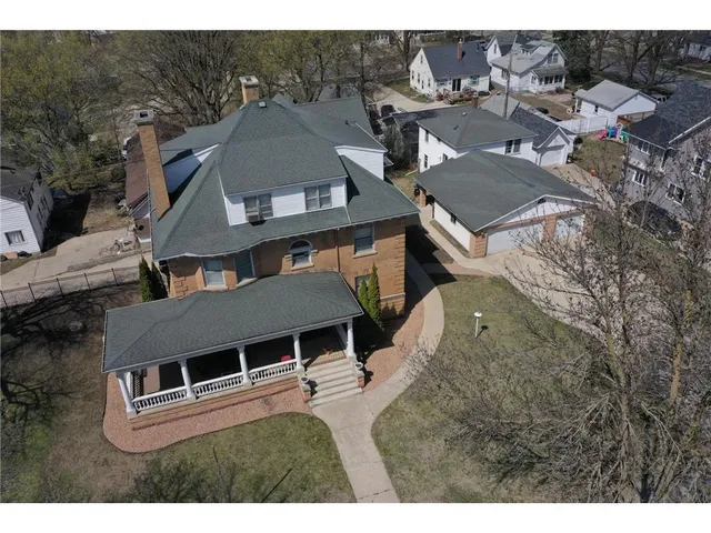 $950,000 | 215 South 5th Street, Montevideo, MN 56265