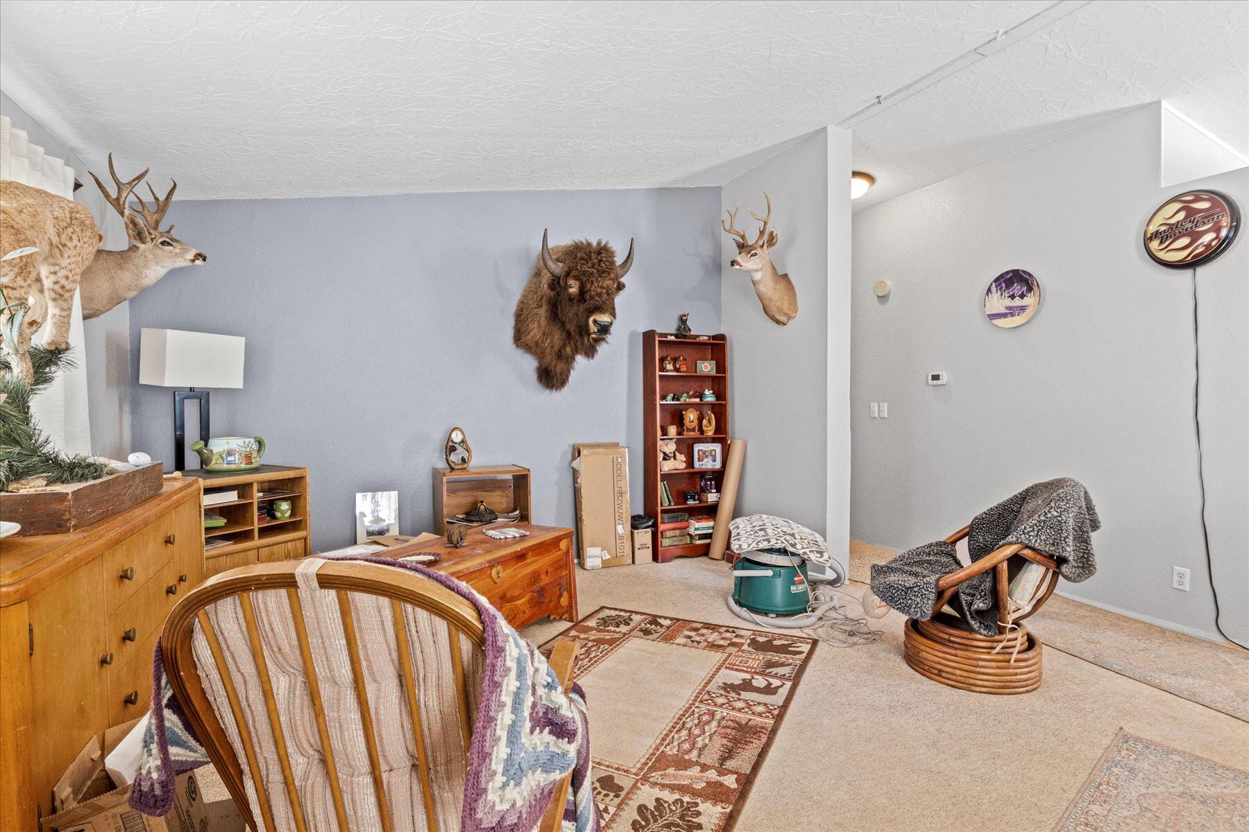 545 Hodson Road Gold Hill, OR 97525 - Photo 8 of 37 Living Room to Hall of Primary Home
