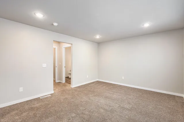 $324,990 | 834 Winchester Street, Holland, MI 49423