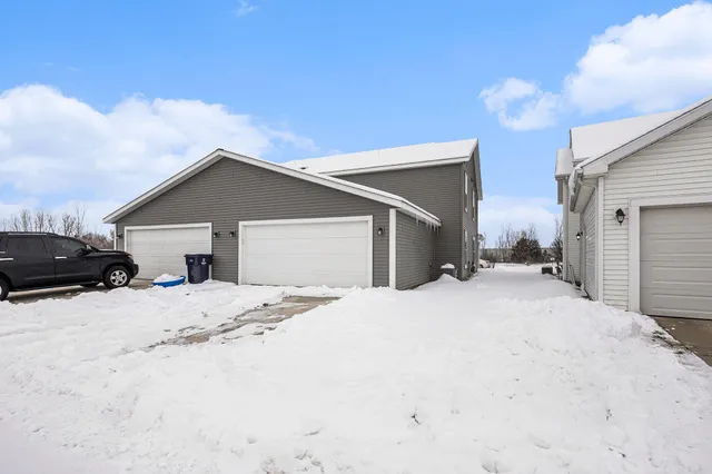 $324,990 | 834 Winchester Street, Holland, MI 49423