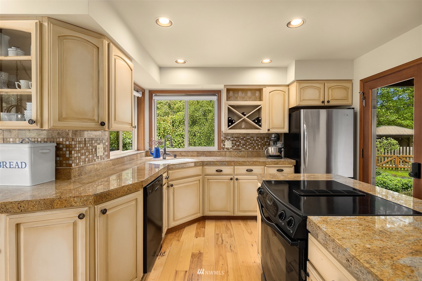 8354 Northeast Eglon Road Kingston, WA 98346 - Photo 10 of 39 Gallery Image 10