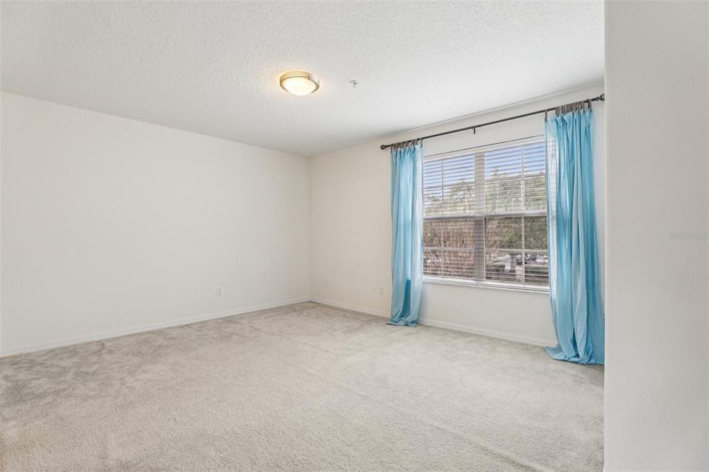 263 Sterling Springs Lane Altamonte Springs, FL 32714 - Photo 15 of 22 an empty room with window