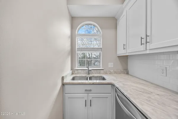 $185,000 | 4230 Wilshire Boulevard, Unit 301, Wilmington, NC 28403
