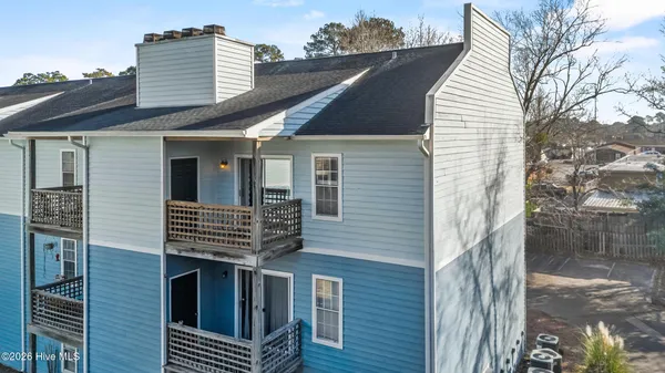 $185,000 | 4230 Wilshire Boulevard, Unit 301, Wilmington, NC 28403