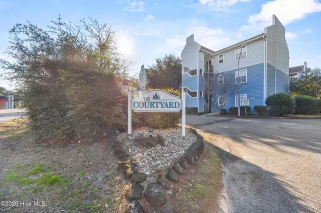 $192,500 | 4230 Wilshire Boulevard, Unit 301, Wilmington, NC 28403