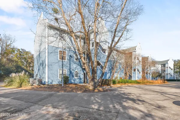 $185,000 | 4230 Wilshire Boulevard, Unit 301, Wilmington, NC 28403