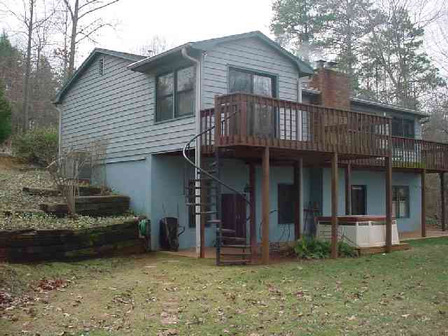 630 Reed Ck Point Hartwell, GA 30643 - Photo 2 of 9