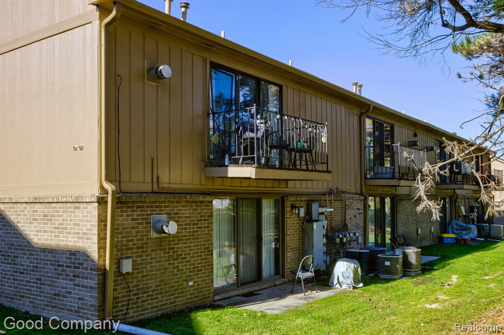 27260 Evergreen Road Lathrup Village, MI 48076 - Photo 31 of 32