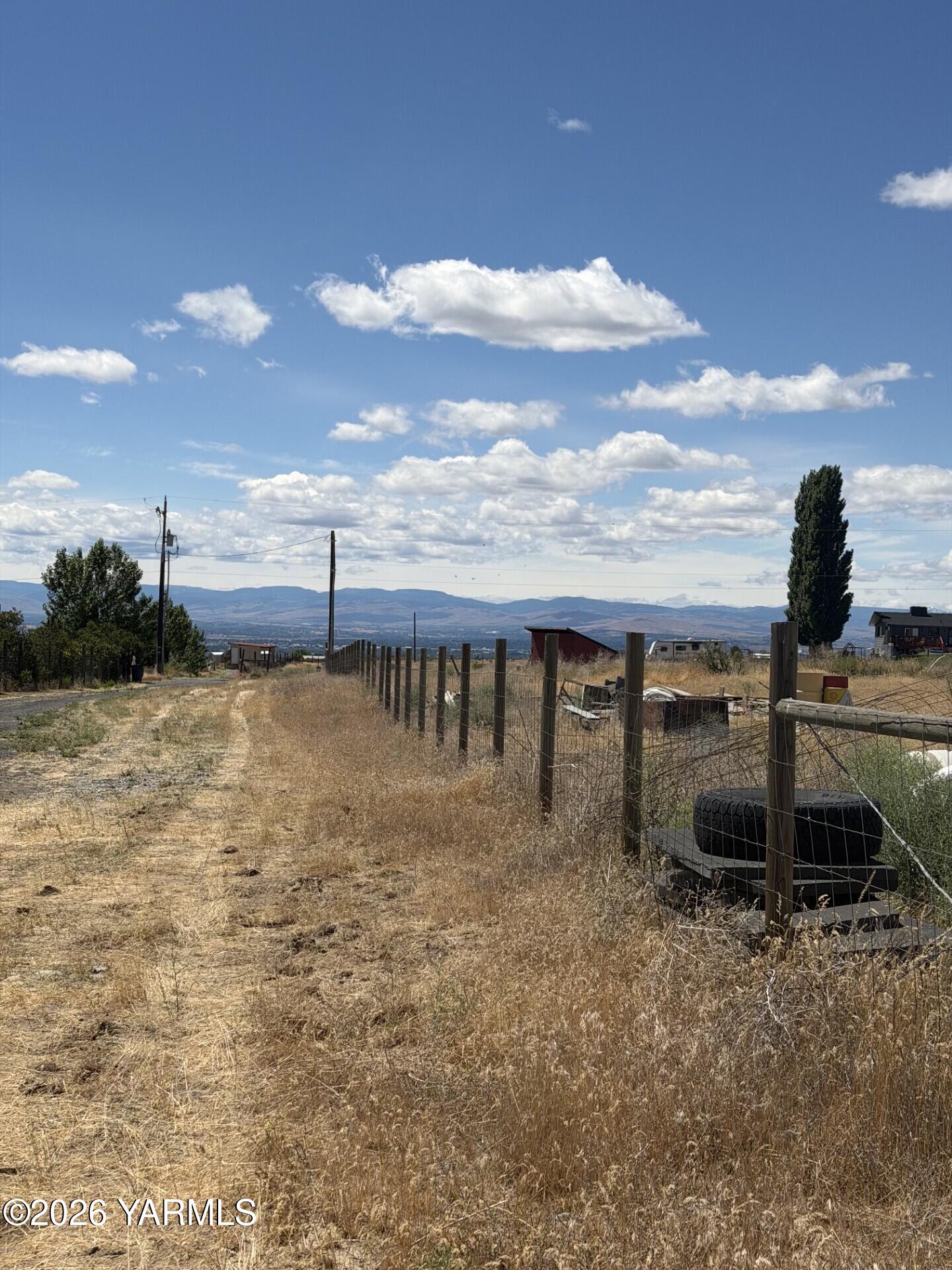 Nka Mieras Road Moxee, WA 98936 - Photo 2 of 6 95e2c8d7-172b-4d92-8b7c-ce69772805bc