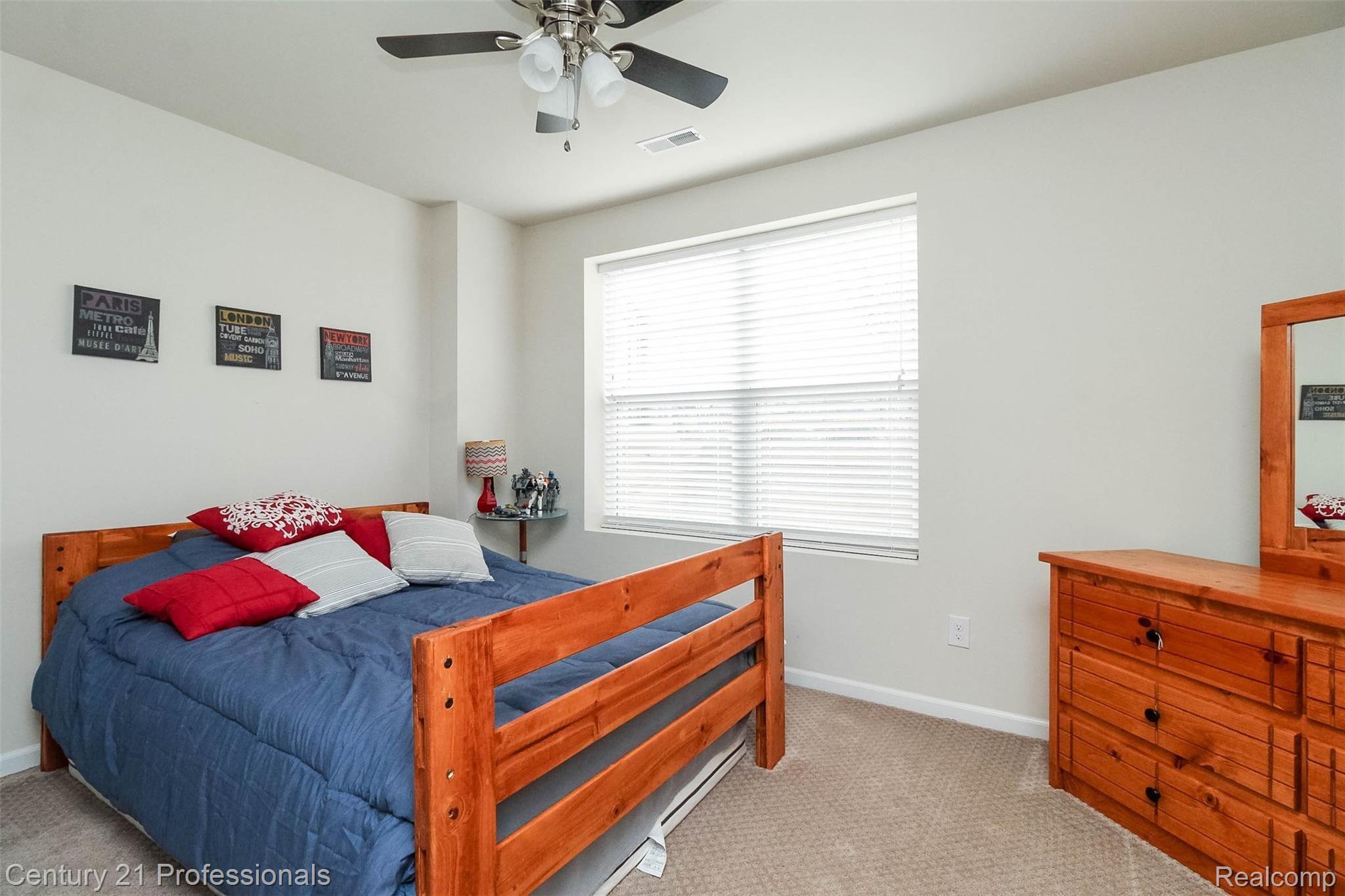 2873 Hartwick Drive Rochester, MI 48307 - Photo 30 of 36 27.jpg
