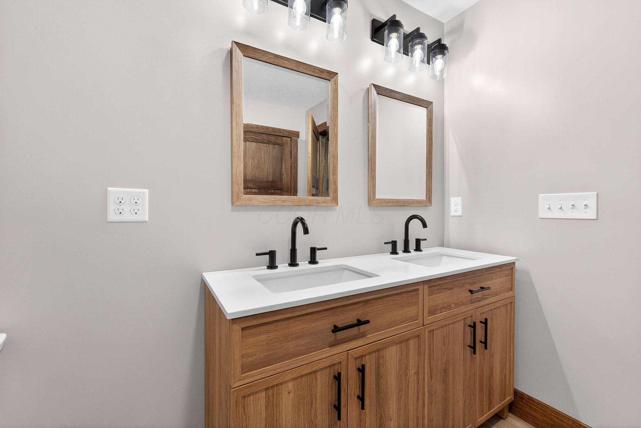 25461 Shoemaker Road Circleville, OH 43113 - Photo 51 of 61 25461 Shoemaker (Interior)-38