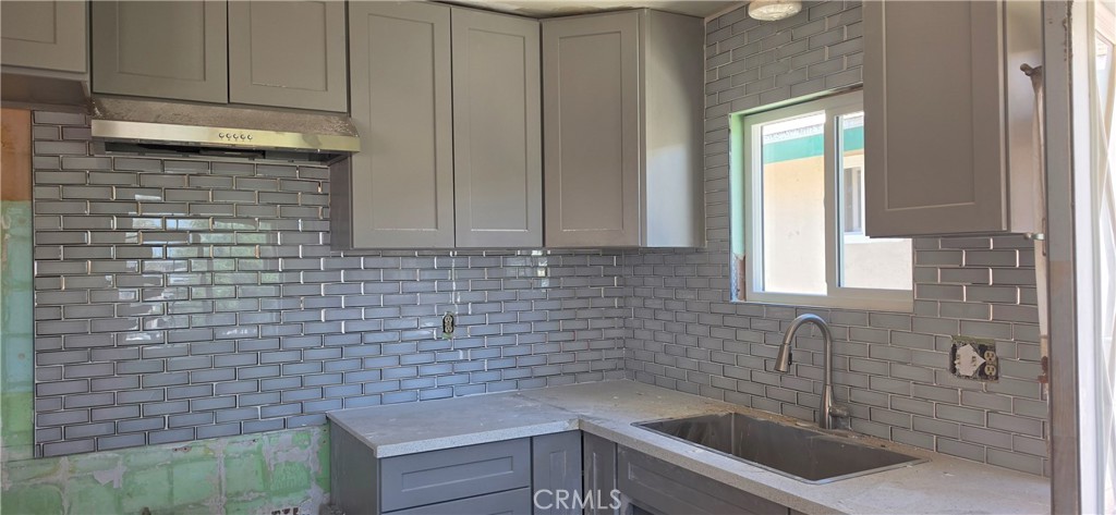 25526 Jade Road Barstow, CA 92311 - Photo 3 of 6