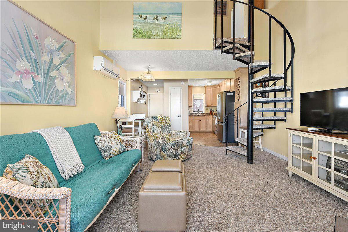 616 Salt Spray Road Ocean City, MD 21842 - Photo 14 of 40 LIVING RM, DINING AREA, KITCHEN