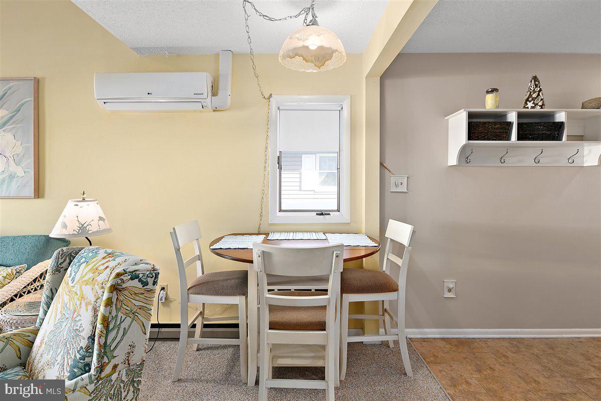 616 Salt Spray Road Ocean City, MD 21842 - Photo 16 of 40 DINING AREA, ENTRY