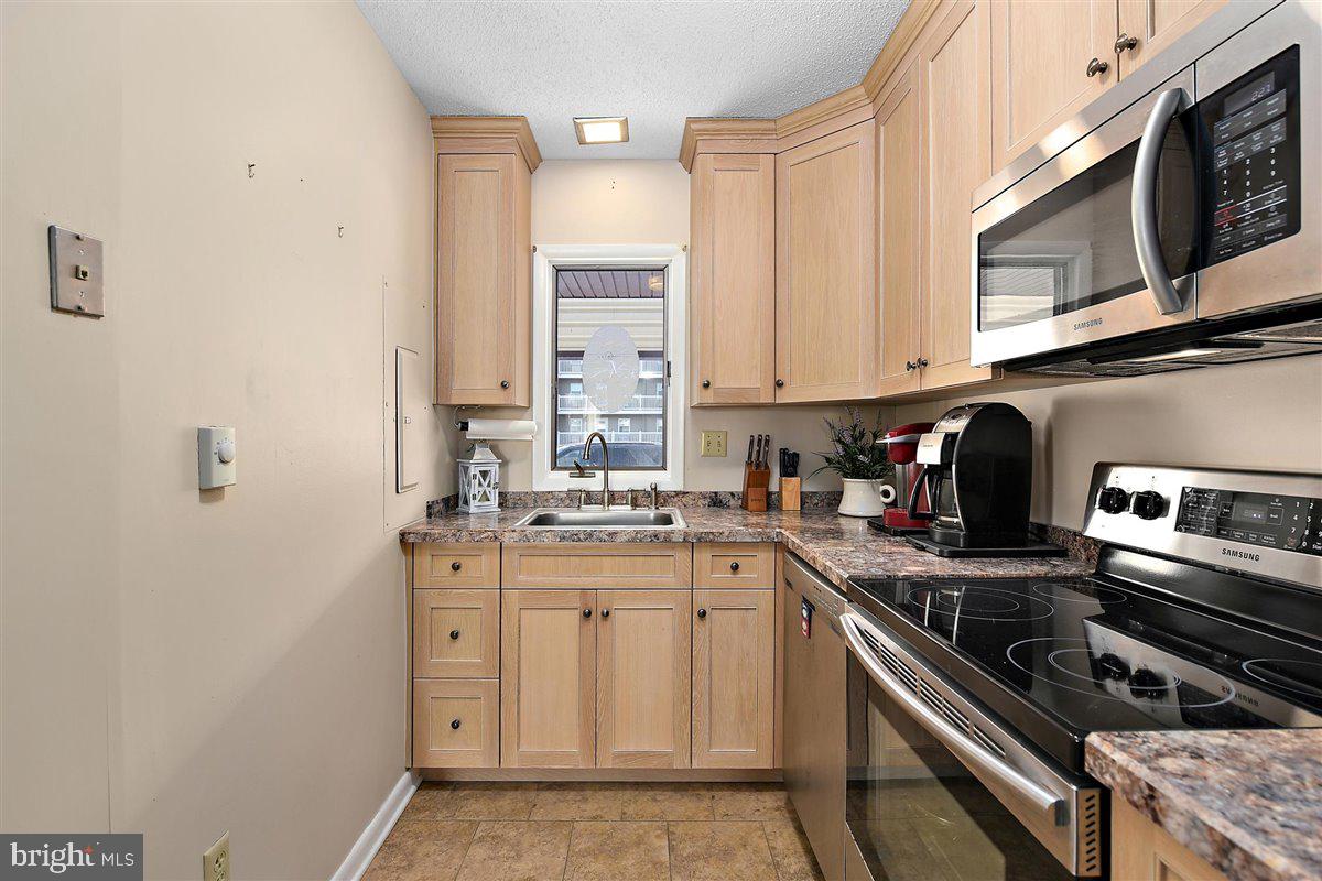 616 Salt Spray Road Ocean City, MD 21842 - Photo 20 of 40 EQUIPPED UPDATED KITCHEN