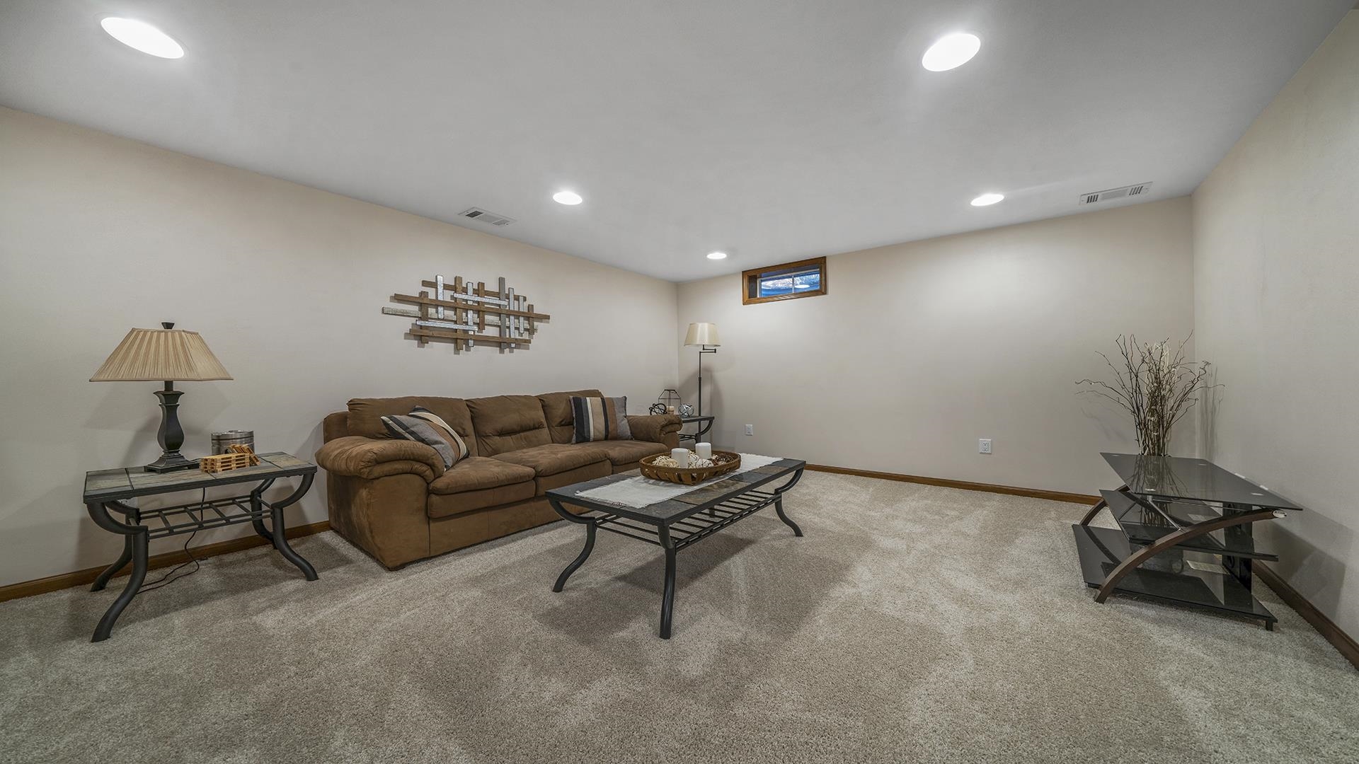503 Sunset Drive Polo, IL 61064 - Photo 20 of 34 a living room with furniture