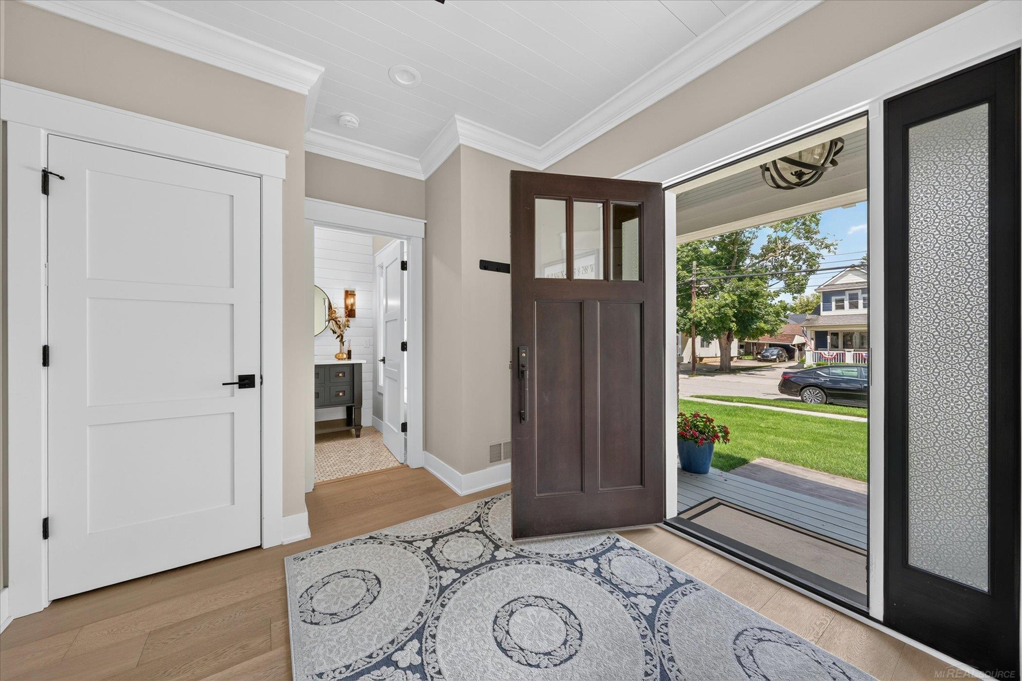 139 Albertson Street Rochester, MI 48307 - Photo 5 of 52