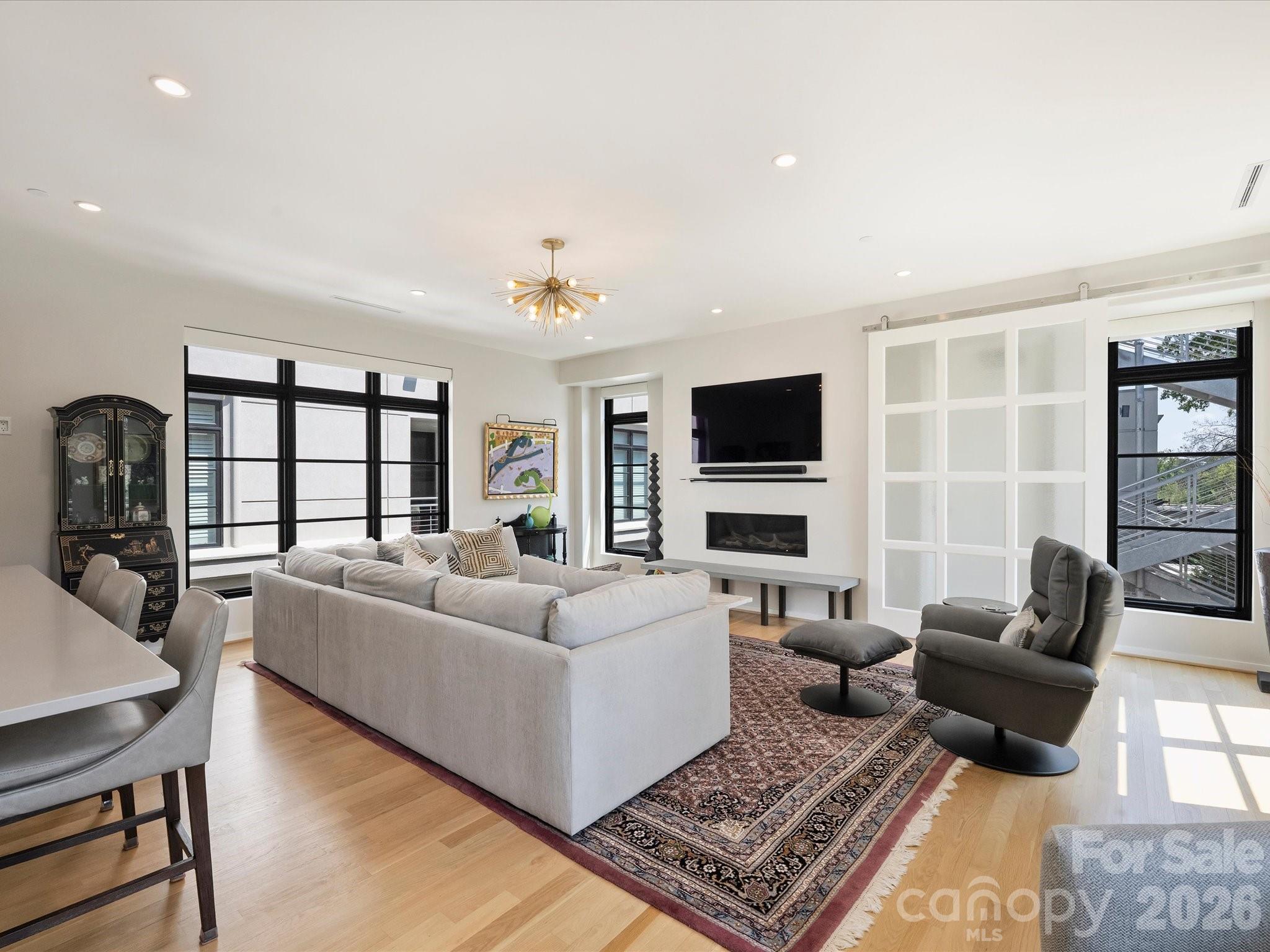 1333 Queens Road, Unit E4 Charlotte, NC 28207 - Photo 10 of 48 Gallery Image 10