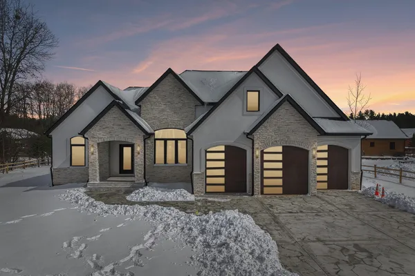 $849,000 | 320 Oakbrook Drive, Wisconsin Dells, WI 53965