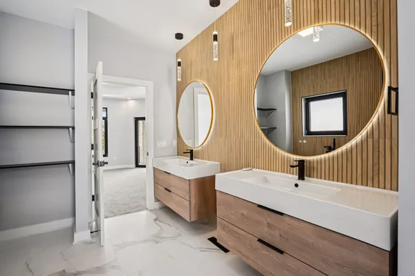 $849,000 | 320 Oakbrook Drive, Wisconsin Dells, WI 53965