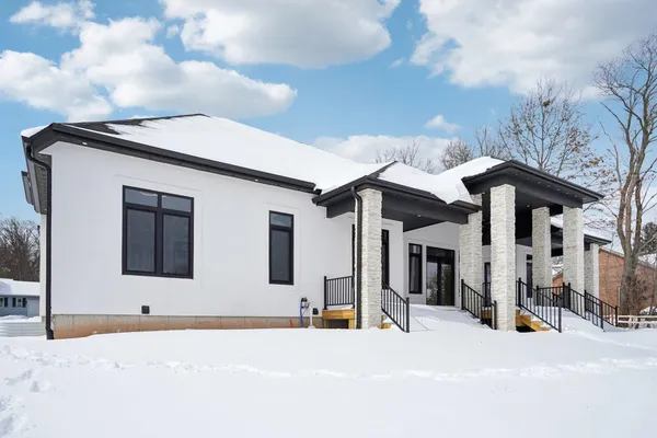 $849,000 | 320 Oakbrook Drive, Wisconsin Dells, WI 53965