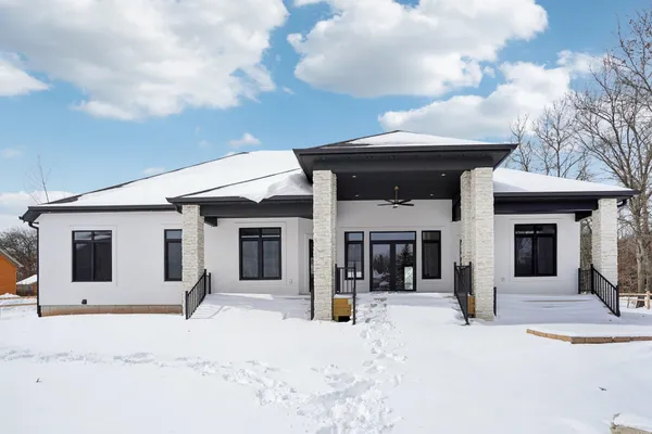 $849,000 | 320 Oakbrook Drive, Wisconsin Dells, WI 53965