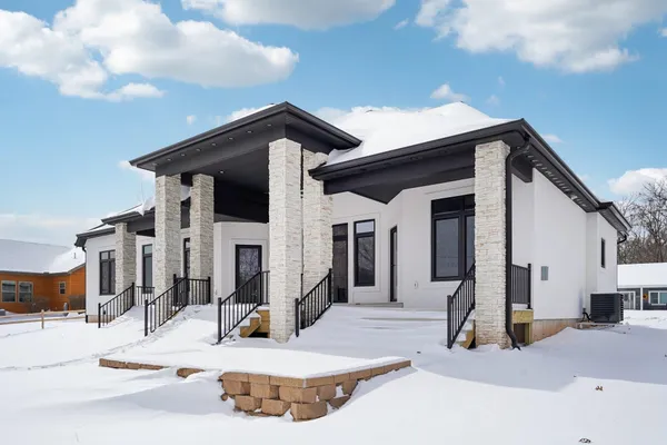 $849,000 | 320 Oakbrook Drive, Wisconsin Dells, WI 53965