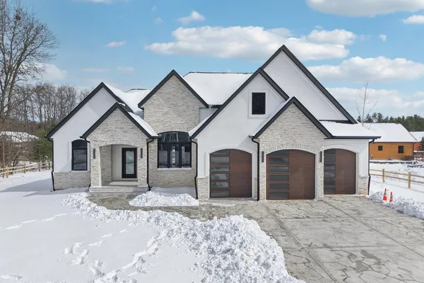 $849,000 | 320 Oakbrook Drive, Wisconsin Dells, WI 53965