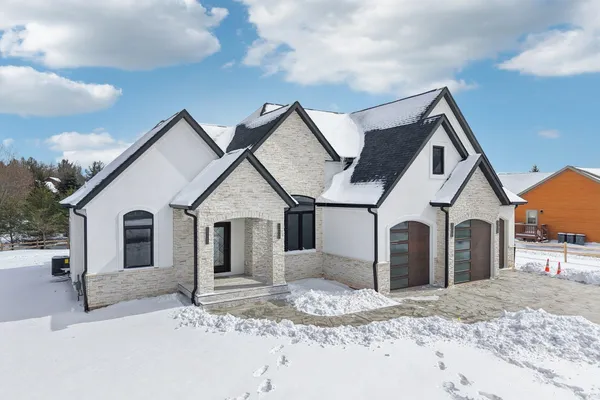 $849,000 | 320 Oakbrook Drive, Wisconsin Dells, WI 53965