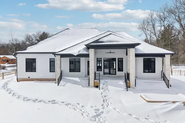 $849,000 | 320 Oakbrook Drive, Wisconsin Dells, WI 53965