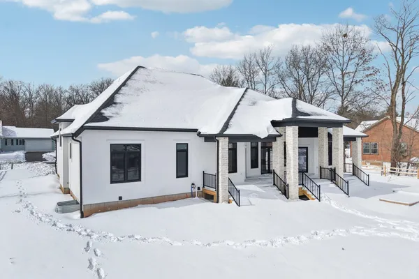 $849,000 | 320 Oakbrook Drive, Wisconsin Dells, WI 53965