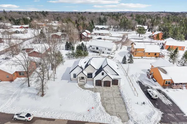 $849,000 | 320 Oakbrook Drive, Wisconsin Dells, WI 53965