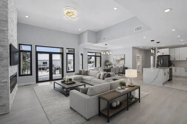 $849,000 | 320 Oakbrook Drive, Wisconsin Dells, WI 53965