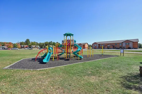 $849,000 | 320 Oakbrook Drive, Wisconsin Dells, WI 53965