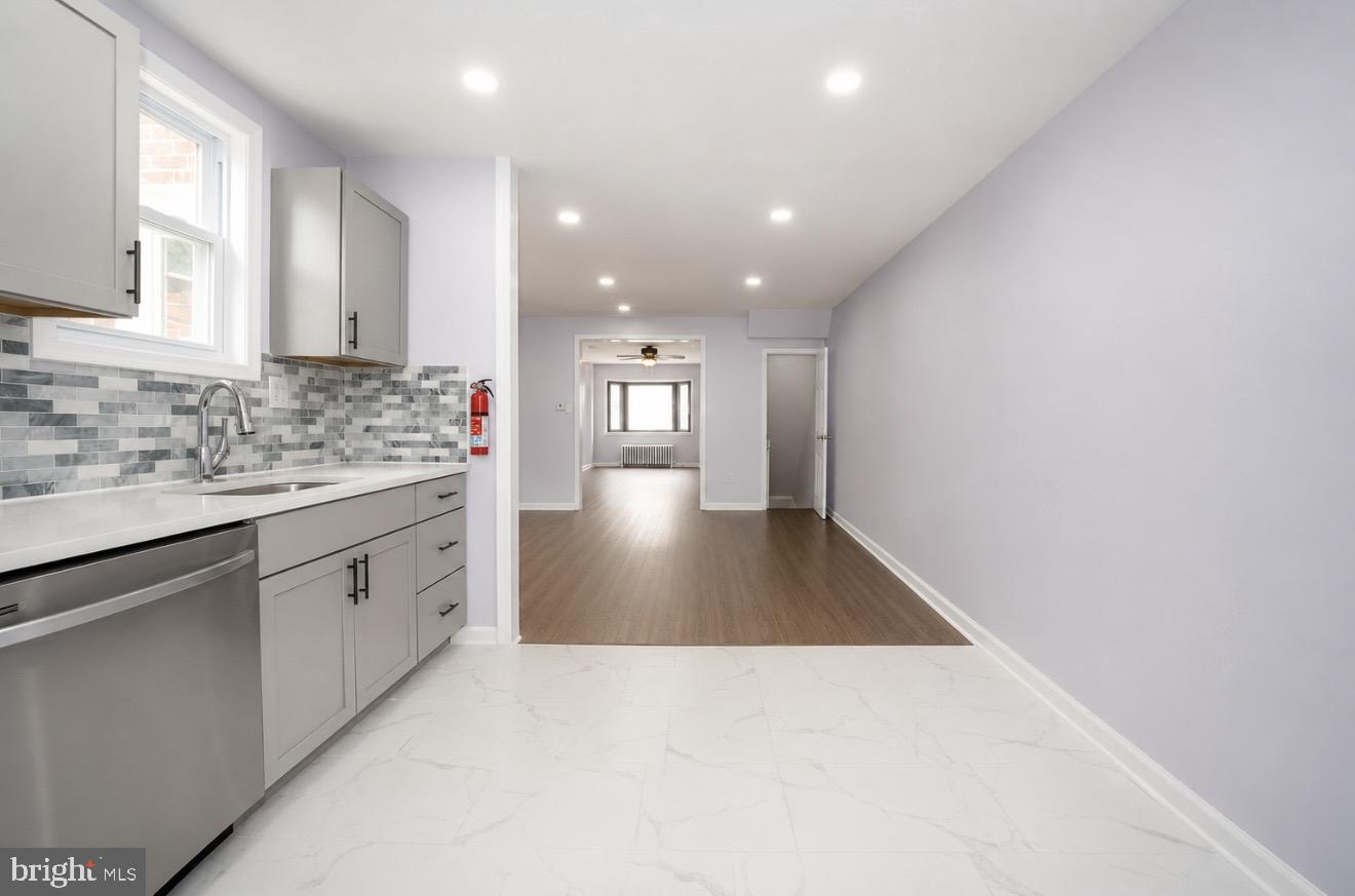 246 Wiltshire Road Upper Darby, PA 19082 - Photo 7 of 33