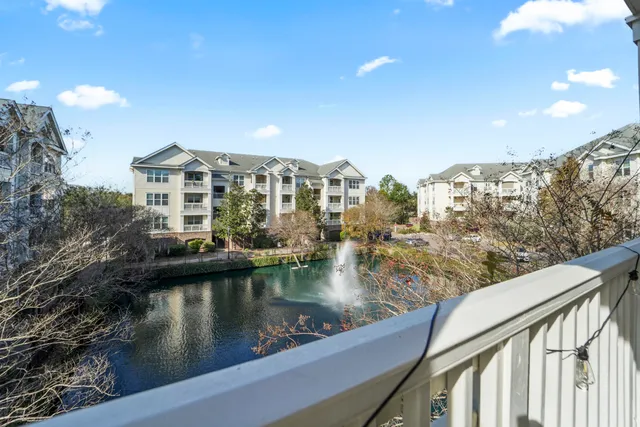$330,000 | 2244 Ashley Crossing Drive, Unit 525, Charleston, SC 29414