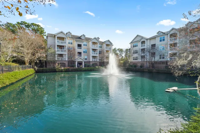 $330,000 | 2244 Ashley Crossing Drive, Unit 525, Charleston, SC 29414