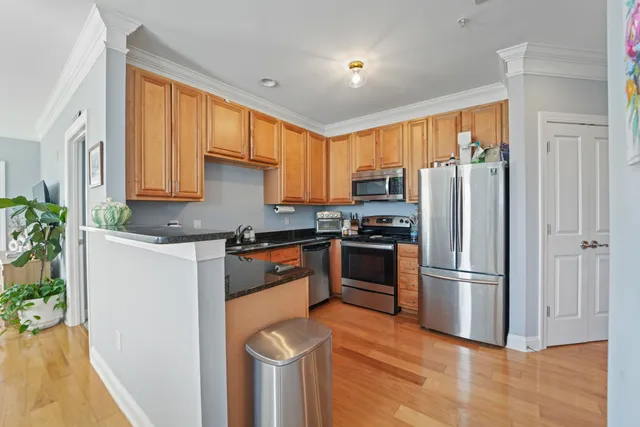 $330,000 | 2244 Ashley Crossing Drive, Unit 525, Charleston, SC 29414