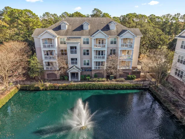 $330,000 | 2244 Ashley Crossing Drive, Unit 525, Charleston, SC 29414