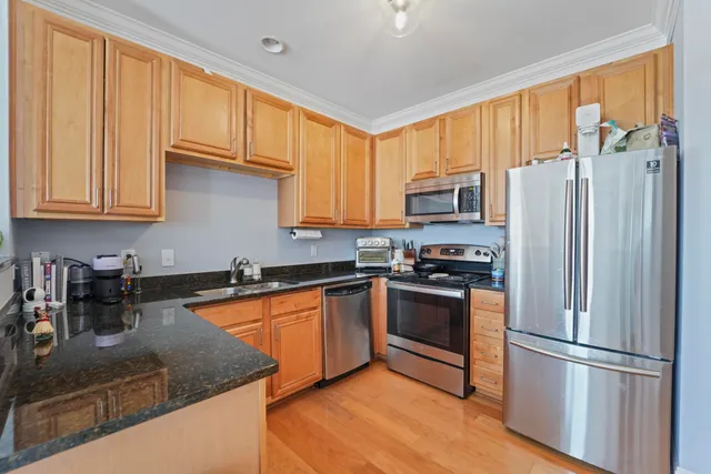 $330,000 | 2244 Ashley Crossing Drive, Unit 525, Charleston, SC 29414