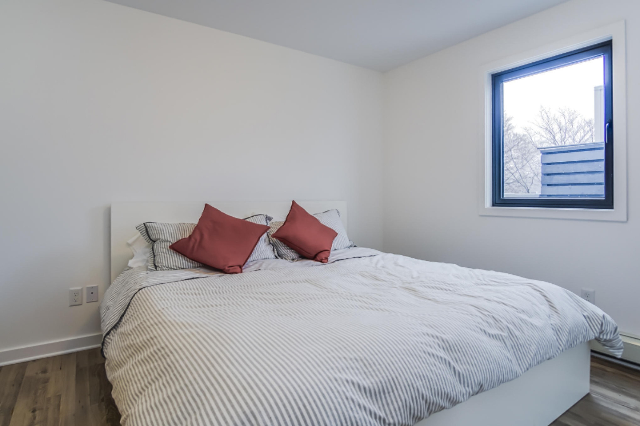 129 Griffith Street, Unit 203 Saugatuck, MI 49453 - Photo 11 of 22 DSC02131