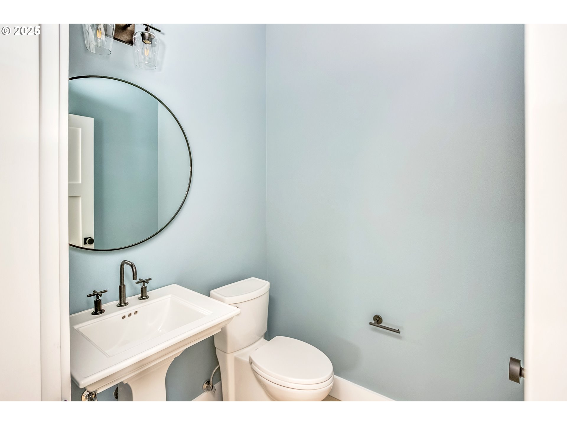 1400 North Ocean Avenue Gearhart, OR 97138 - Photo 17 of 35 a bathroom with a sink and a mirror