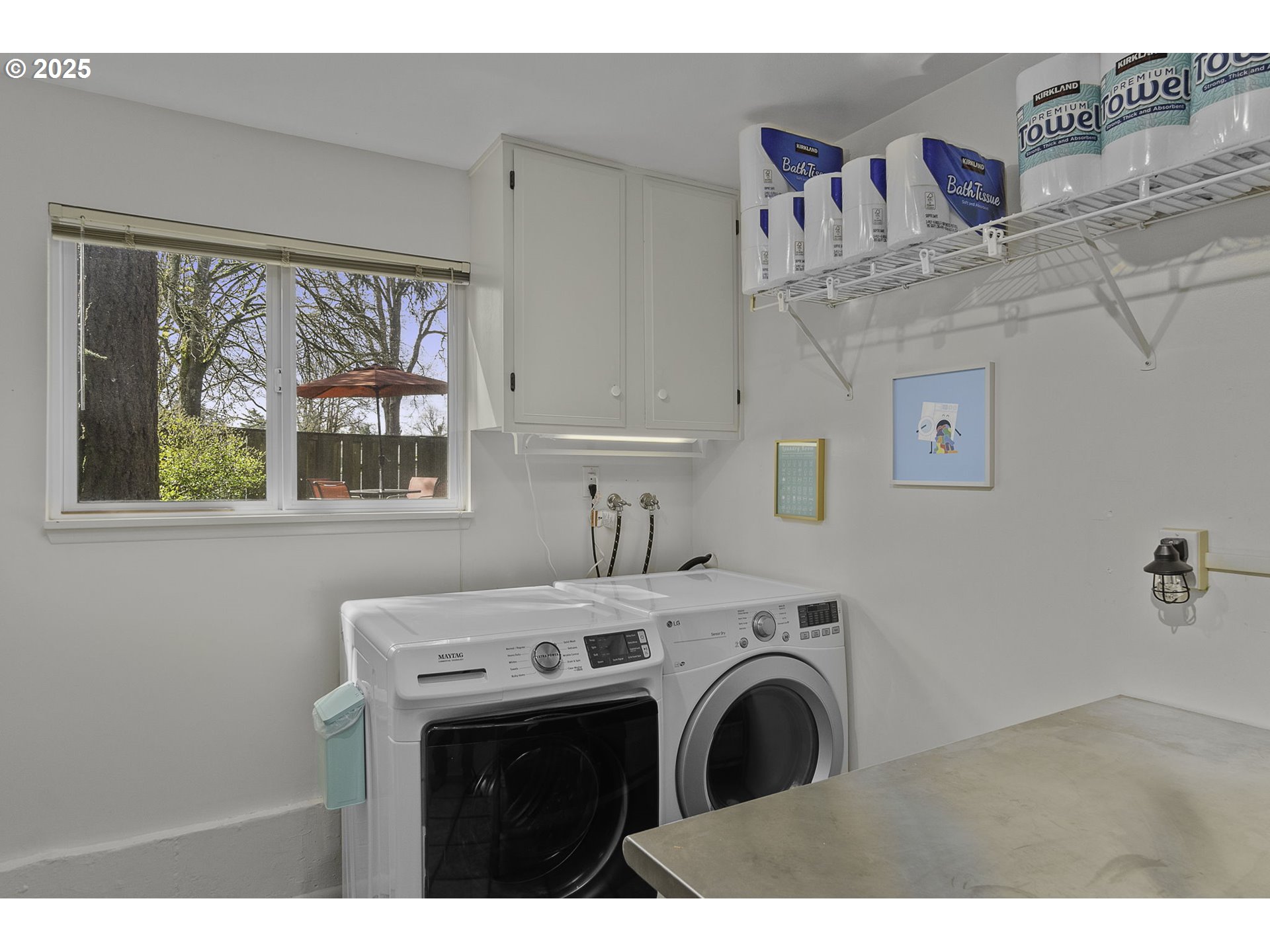 303 Cherry Avenue Oregon City, OR 97045 - Photo 22 of 30 a utility room with dryer and washer