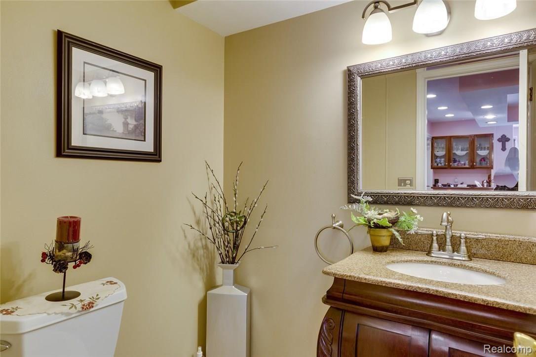 525 Lockmoore Court Rochester, MI 48307 - Photo 17 of 40 525 Lockmoore Court rochester-large-028-49-525 Lockmoore Court28FULL-1500x1000-72dpi.jpg