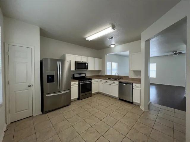 $1,750 | 18823 South Lyford Drive, Katy, TX 77449